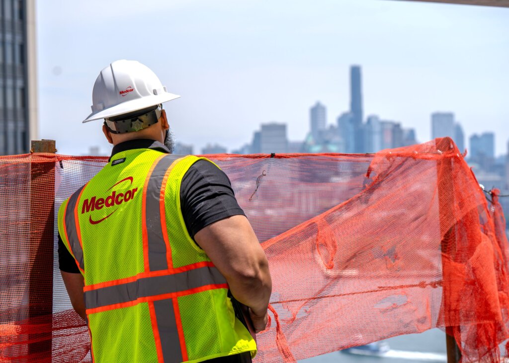 construction worker commercial construction